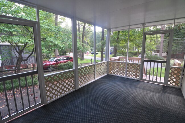 Building Photo - Home in Chapel Hill