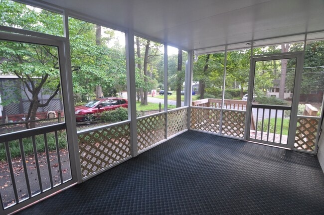 Building Photo - Home in Chapel Hill With Huge Yard!