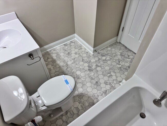 Building Photo - 617 Jacks Xing Dr