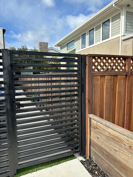 Gated Entrance - 438 Burgoyne St