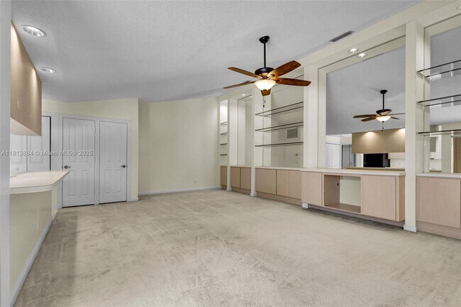 Building Photo - 2904 Pin Oak Ct