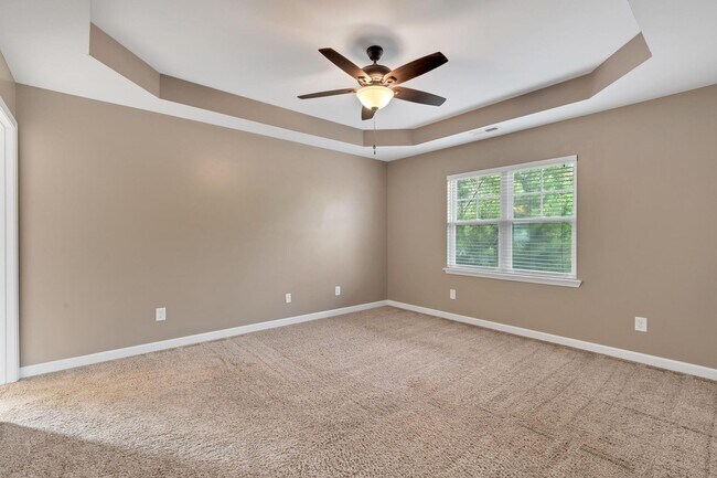Building Photo - Bridgeport Home with Community Pool!