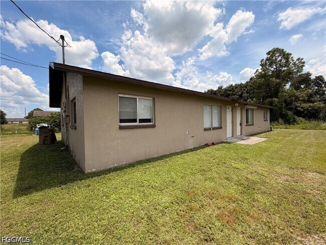 Building Photo - 711 Gordon Ave S