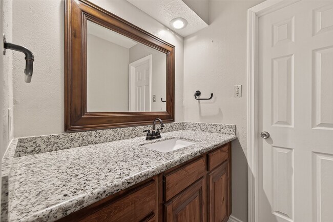 Building Photo - 15734 Pagehurst Dr