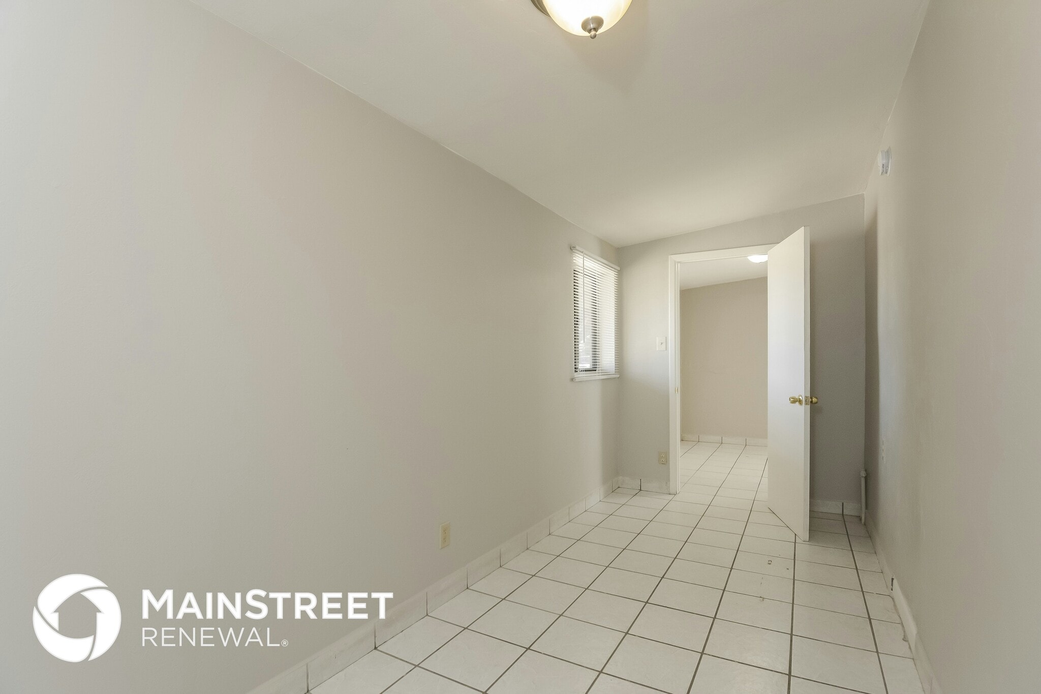 Building Photo - 4325 S 15th Ave