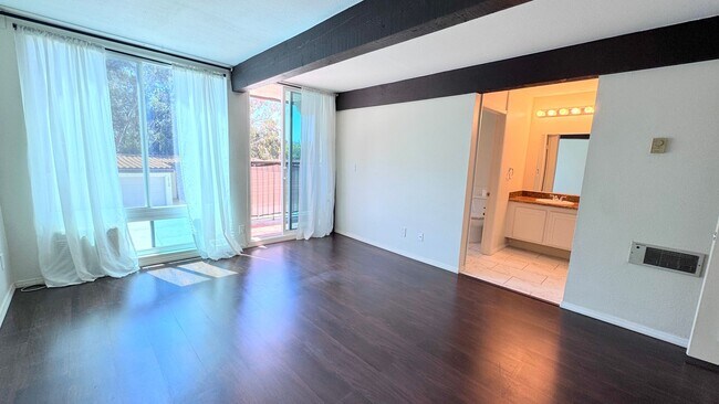 Building Photo - ??Spacious 2BR/2BA Condo for Rent in Tranquil Rancho la Costa Community