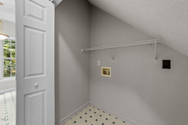 Building Photo - 108 Tarlow Ct