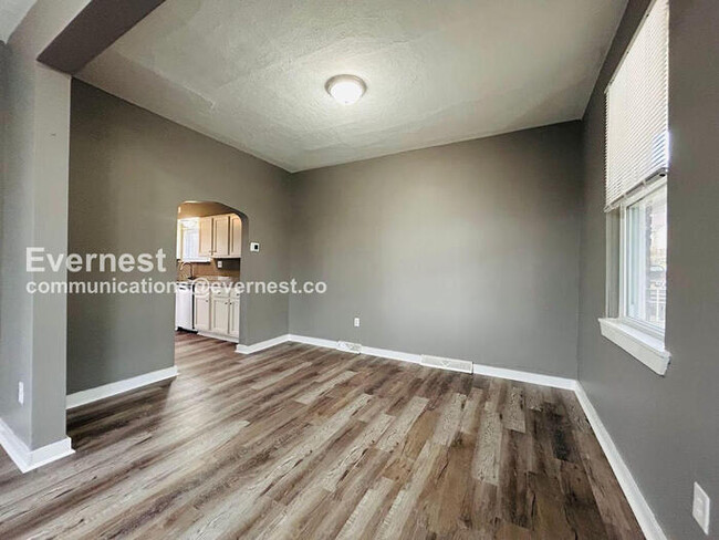 Building Photo - 763 Shaw Ave