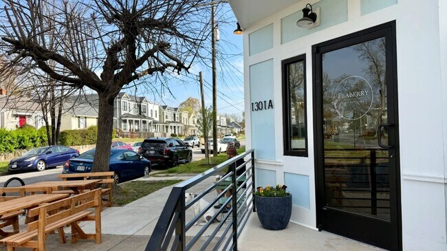 Building Photo - 1127 N 29th St