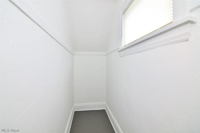 Building Photo - 3369 E 139th St