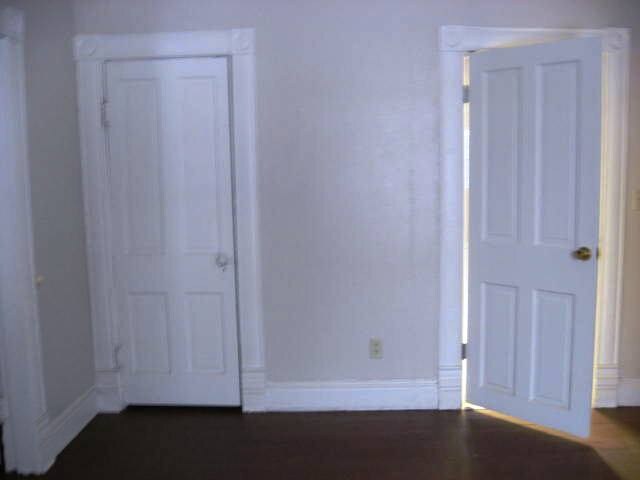Building Photo - 634 S Poplar St