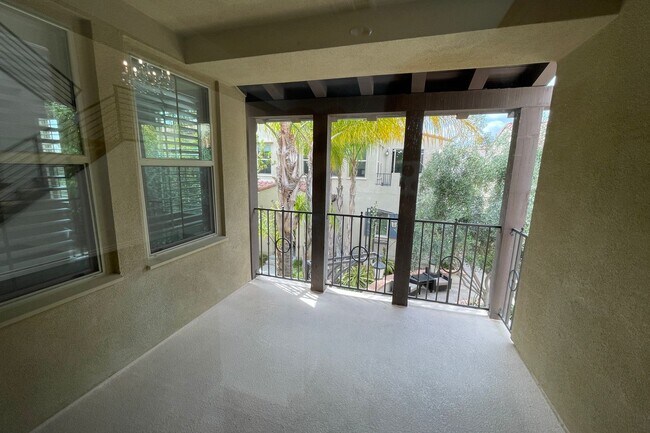 Building Photo - Stunning Portola Springs 3 Bed 3 Bath Condo