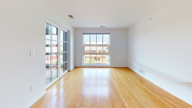 Building Photo - H Street Corridor One Bedroom W/Roof Top-Heart of H Street Corridor!