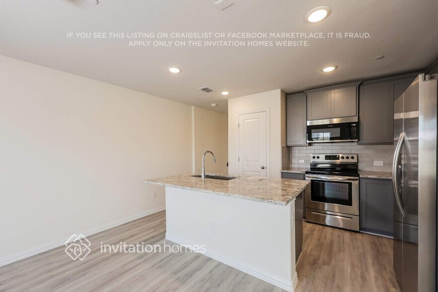 Building Photo - 725 Bonnet Trl