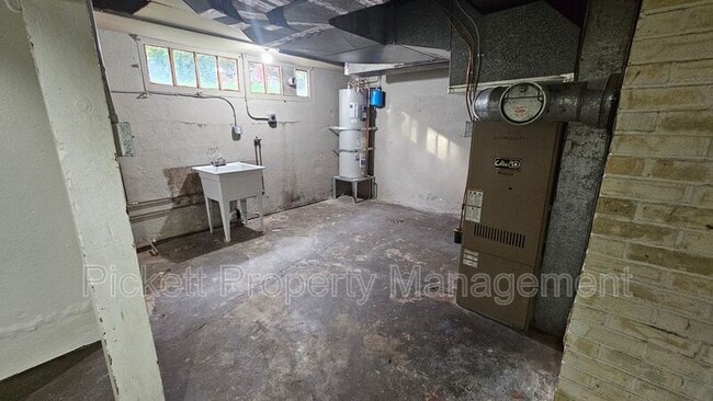 Building Photo - 139 S Lafayette Ave