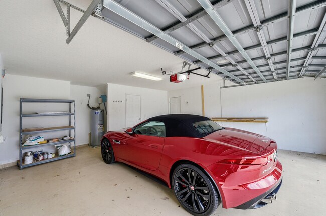 Building Photo - 1707 SE Manth Ln