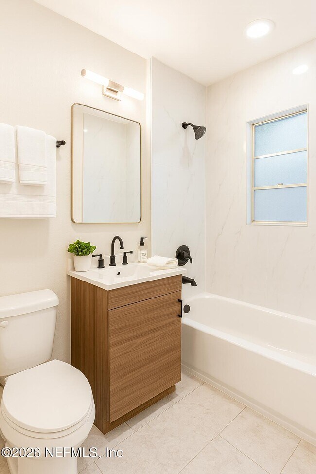 Building Photo - 1857 Brookview Dr S