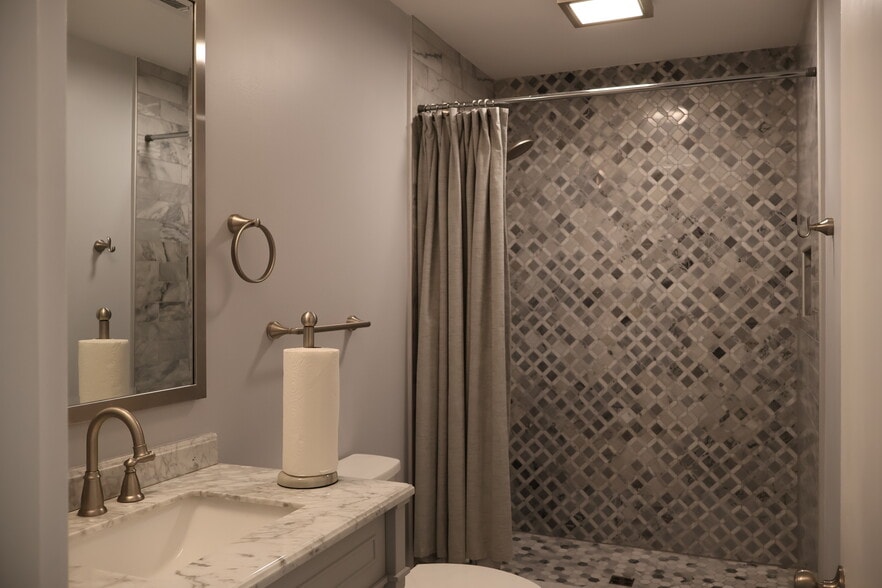 Building Photo - 3497 Castleton Hl