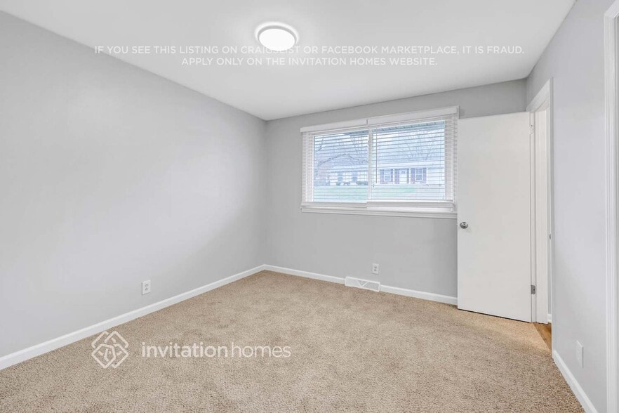 Building Photo - 3291 Niagara Dr