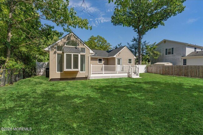 Building Photo - 501 Azalea Dr