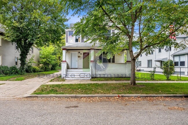 Building Photo - 1335 Hamilton Ave NW
