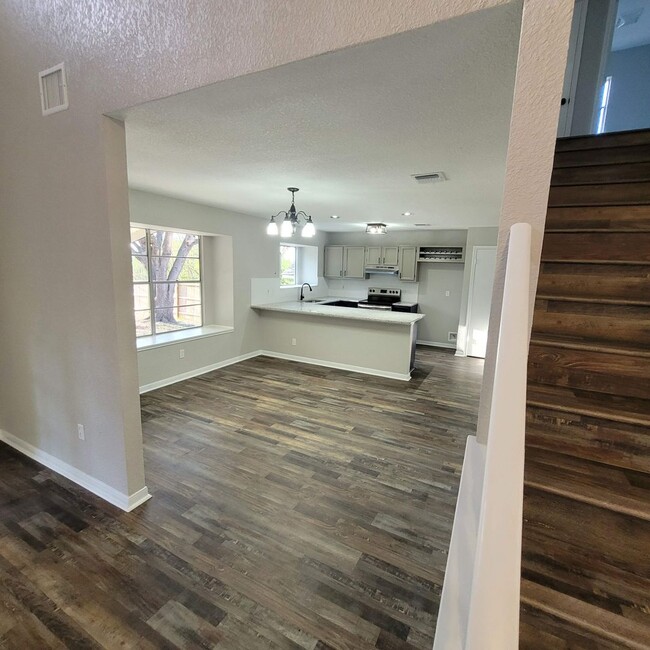 Building Photo - 14623 Highland Ridge