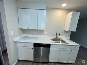 Building Photo - Ralph Duplex