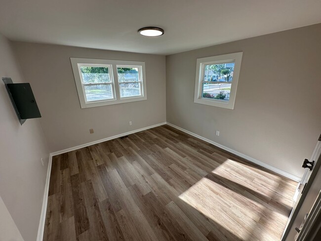 Building Photo - 116 N Tarver Ave