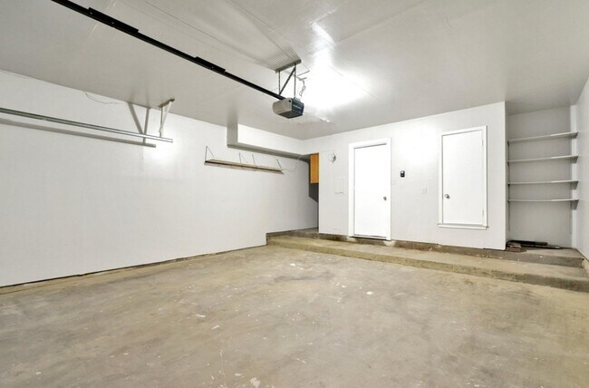 Building Photo - 17490 Meandering Way