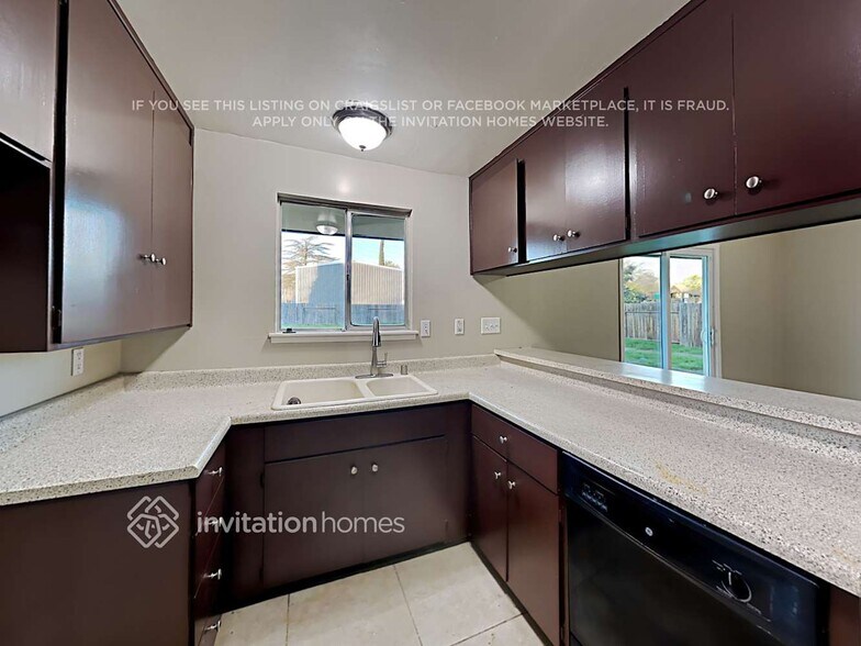 Building Photo - 1155 Larry Way