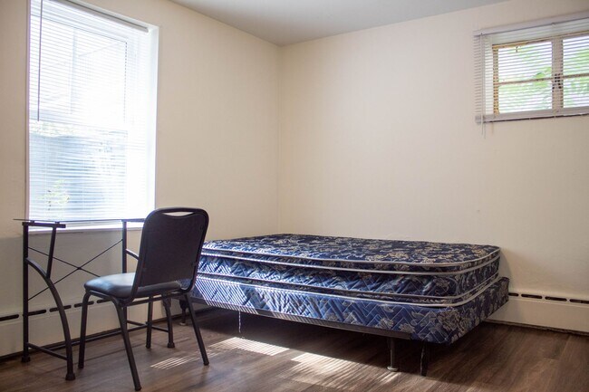 Interior Photo - 203 S Wright St