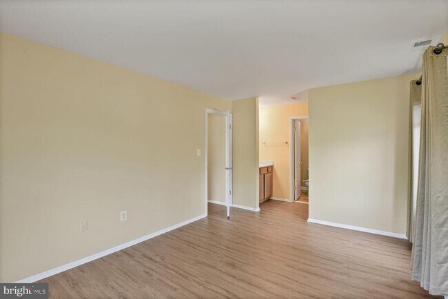 Building Photo - 8010 Needwood Rd