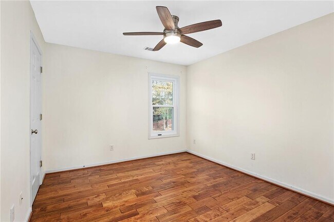 Building Photo - 560 Kimball Crest Ct