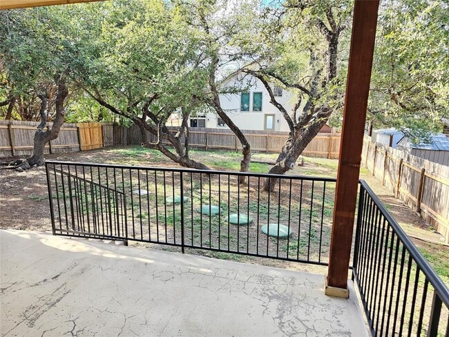 Building Photo - 2106 Red Fox Rd