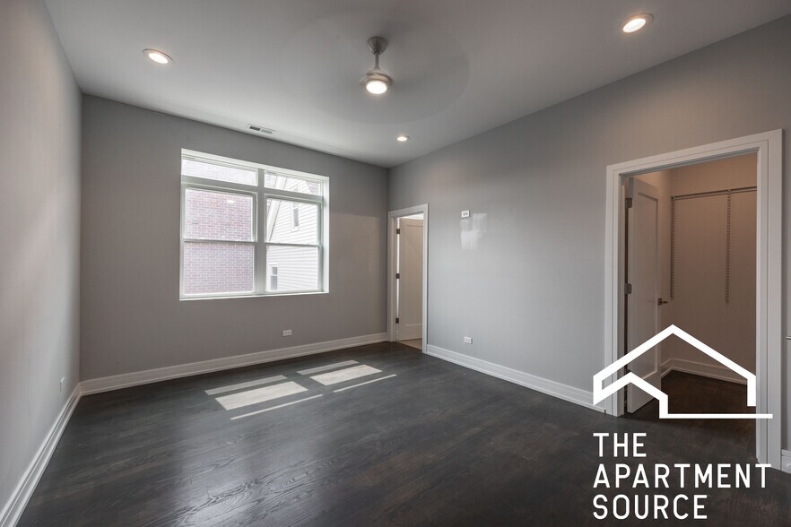 Building Photo - 3255 N Elston Ave
