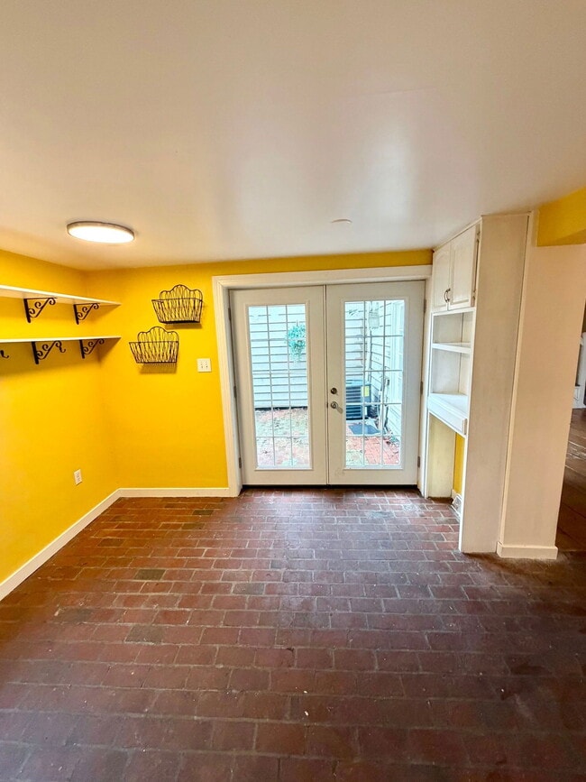 Building Photo - 139 Howard Ave