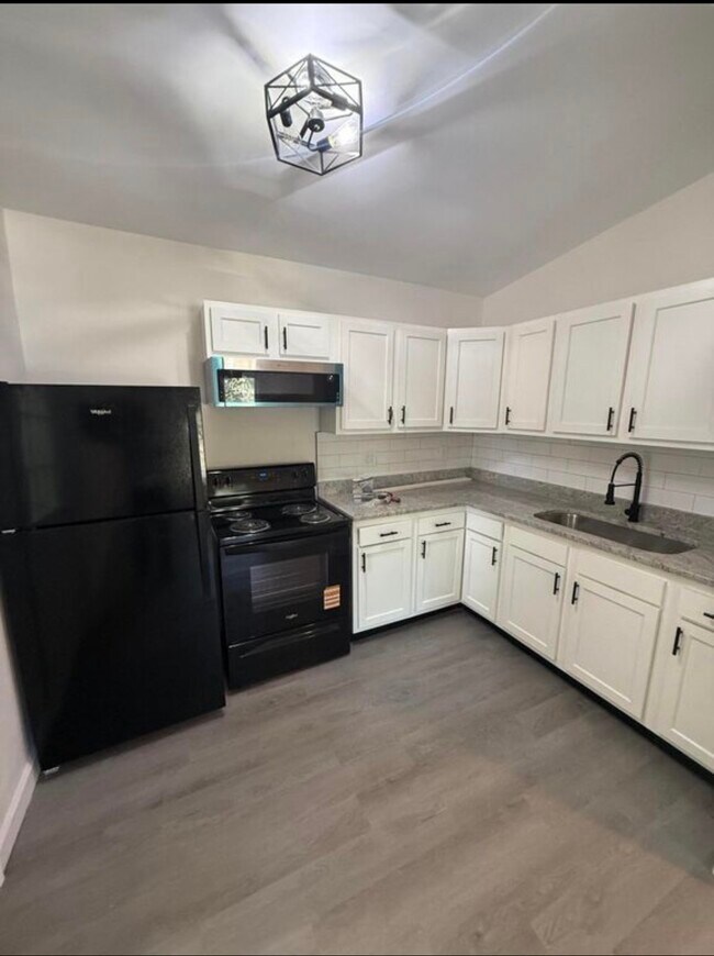 Building Photo - 722 Brawner St