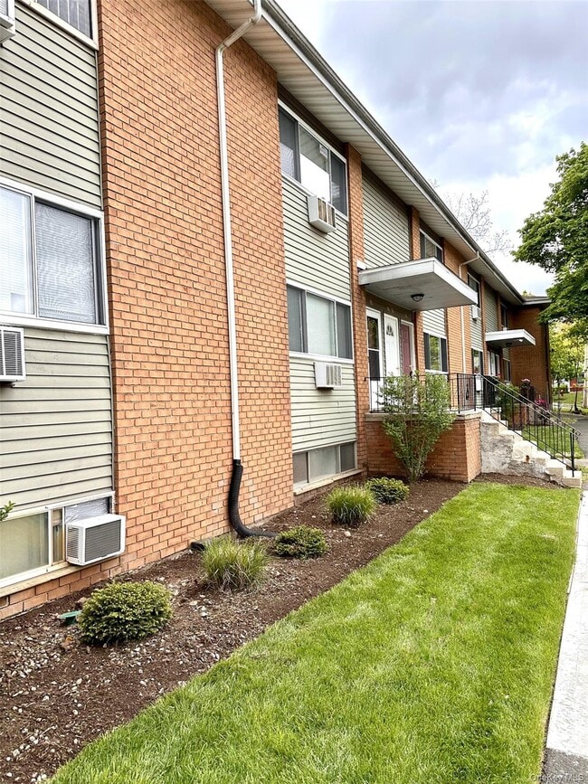 Building Photo - 18 Waldron Ave