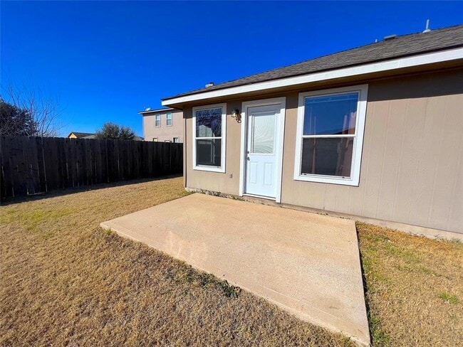 Building Photo - 102 Wren Cove