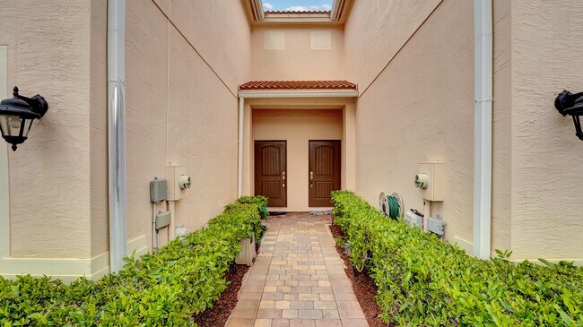Building Photo - 6439 Azura Lake Rd
