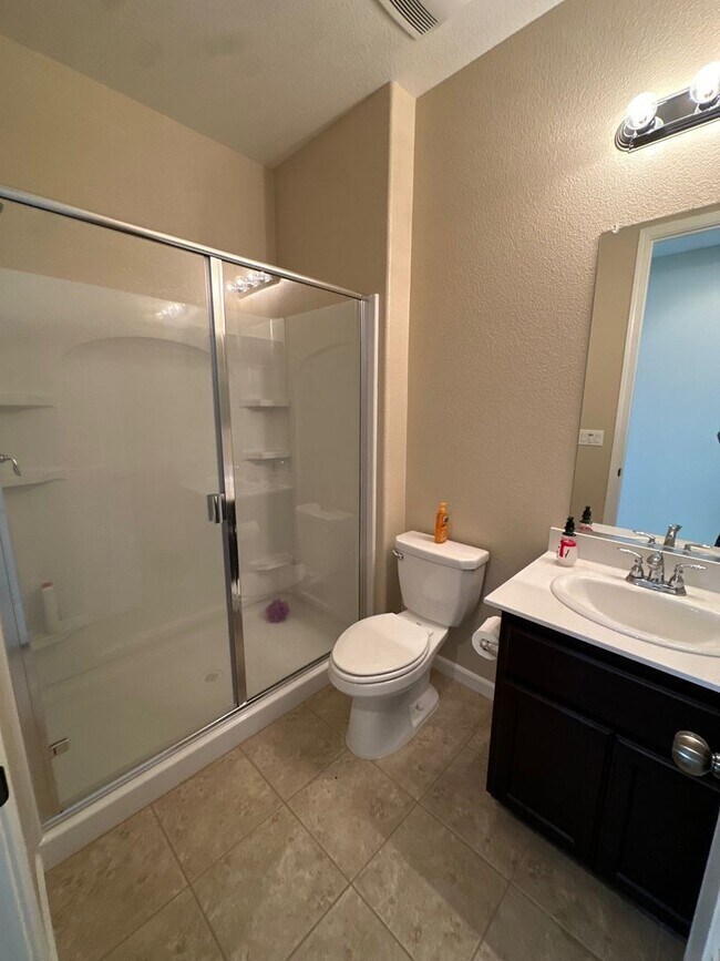 Building Photo - Spacious 4 Bed / 3 Bath Home with Large Covered Patio in Chico