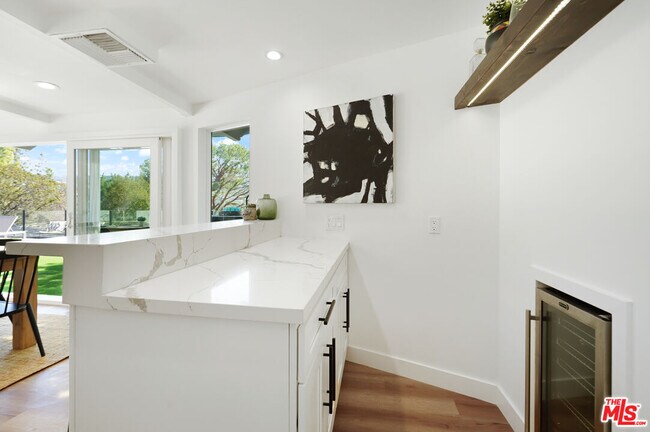 Building Photo - 4670 Brewster Dr