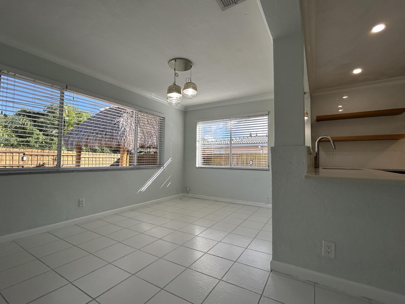 Building Photo - 455 NE 29th St