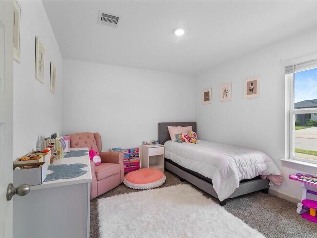 Building Photo - 1702 Maclane Ct