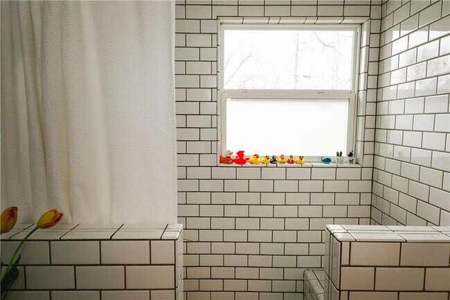 Building Photo - 304 Nelray Blvd