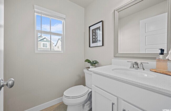 Building Photo - 2418 N 3370 W