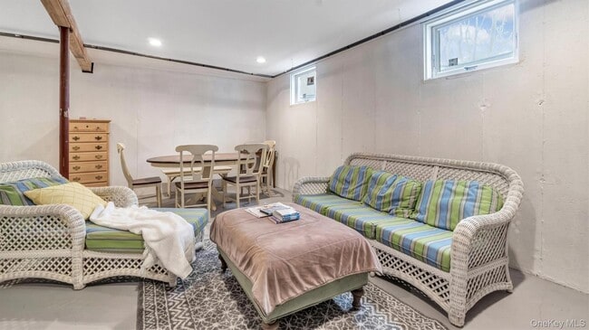 Building Photo - 3 Debbie Trail