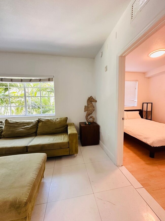 Building Photo - Bright and furnished 1/1 in classy remodel...