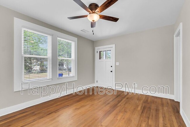 Building Photo - 2308 Aintree Ave