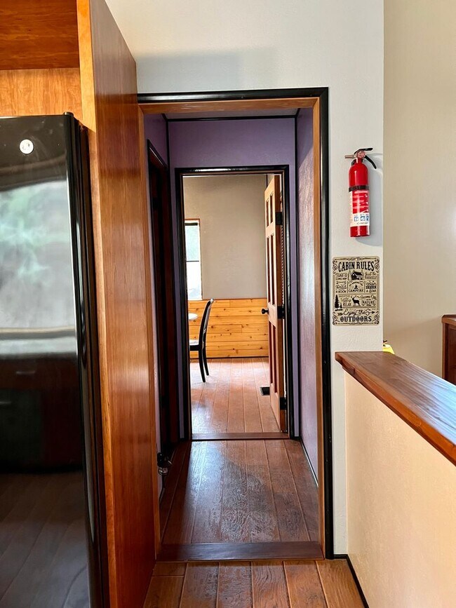 Building Photo - Cozy 3-Bed 2-Bath Cabin-Style Home Nestled...